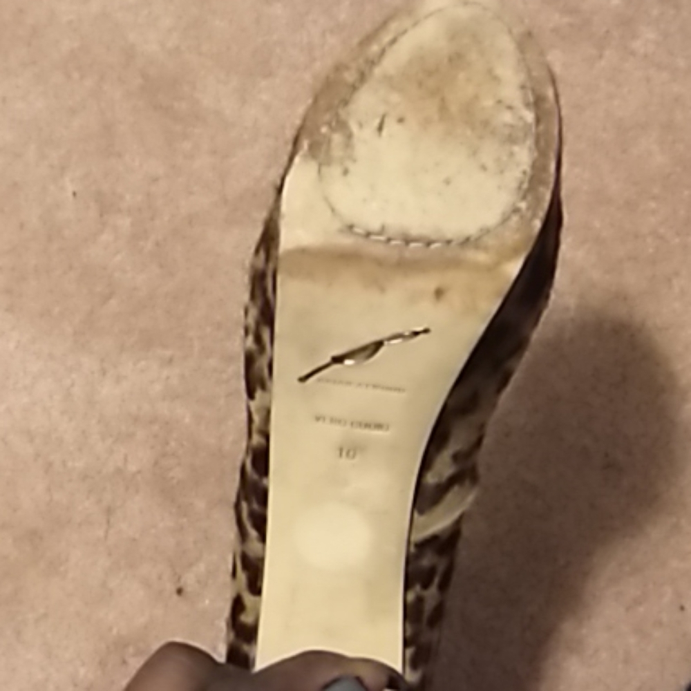 Shoe - Picture 3 of 3